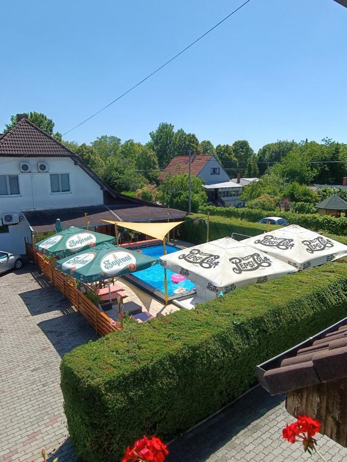 Janika Pension Vonyarcvashegy Exterior photo